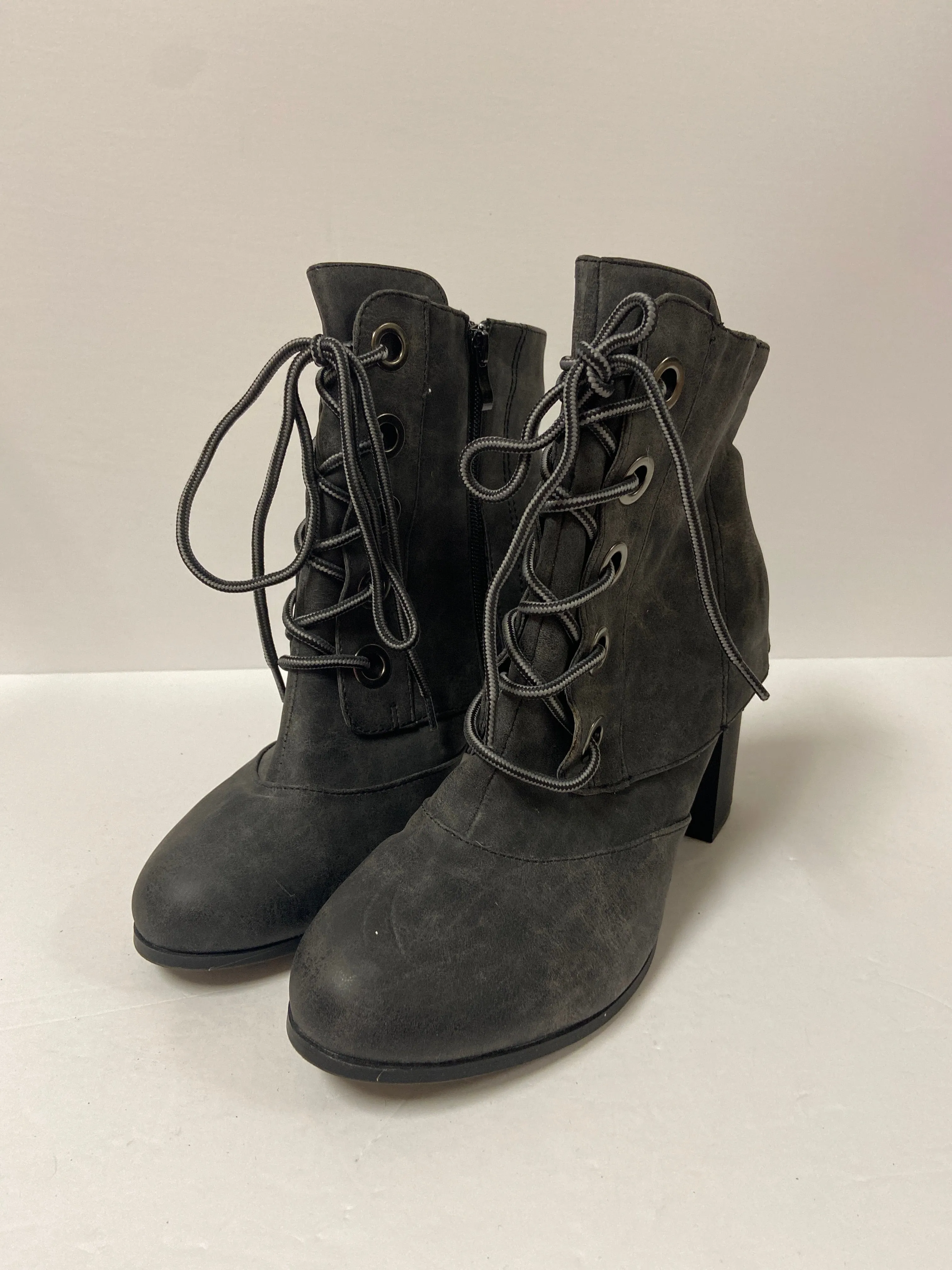 Boots Ankle Heels By Clothes Mentor  Size: 9.5